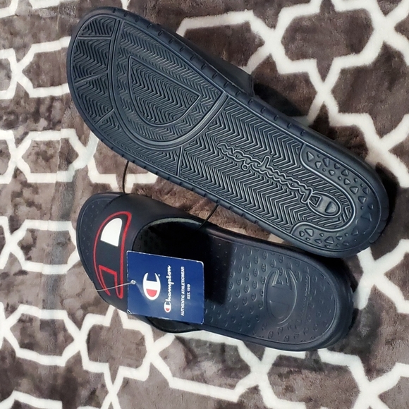 CHAMPION SLIPPERS NWT - Picture 6 of 6